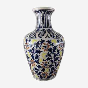 Ceramic vase