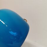 Lampe en verre bleu avec plateau en laiton