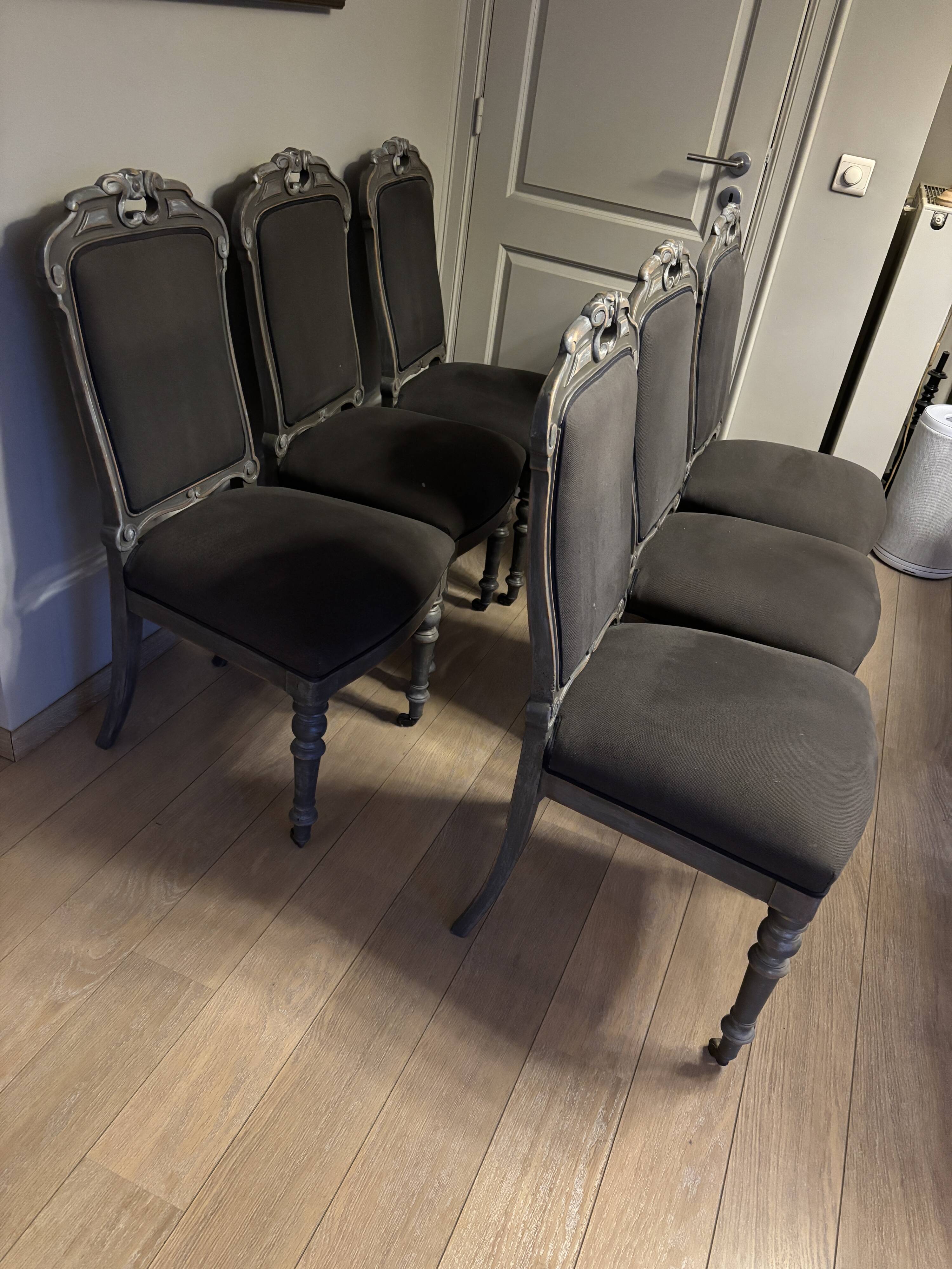 Dining table with 6 chairs