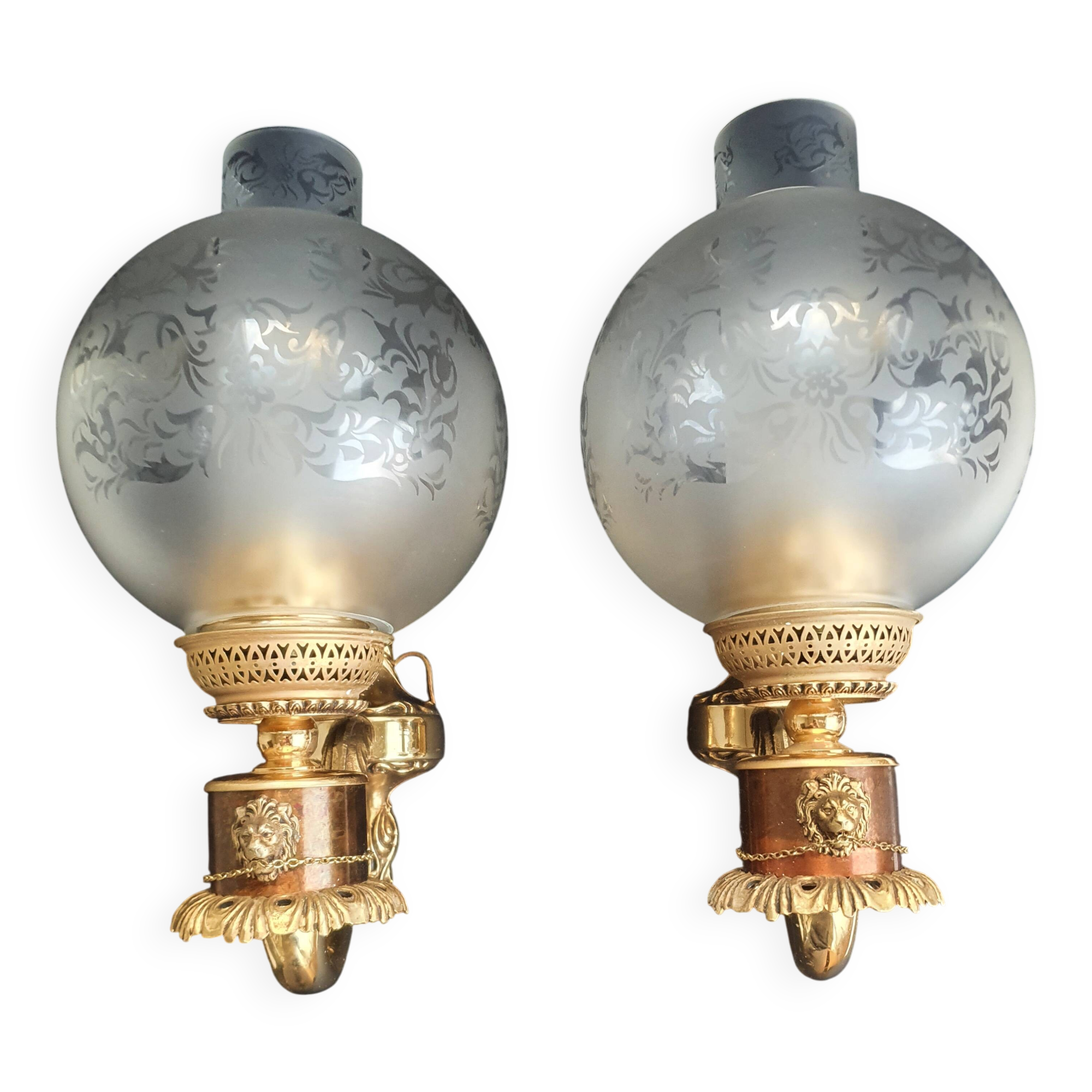 Pair of bronze wall sconces in Empire/Napoleon III style.