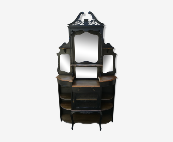 Napoleon III showcase shelf