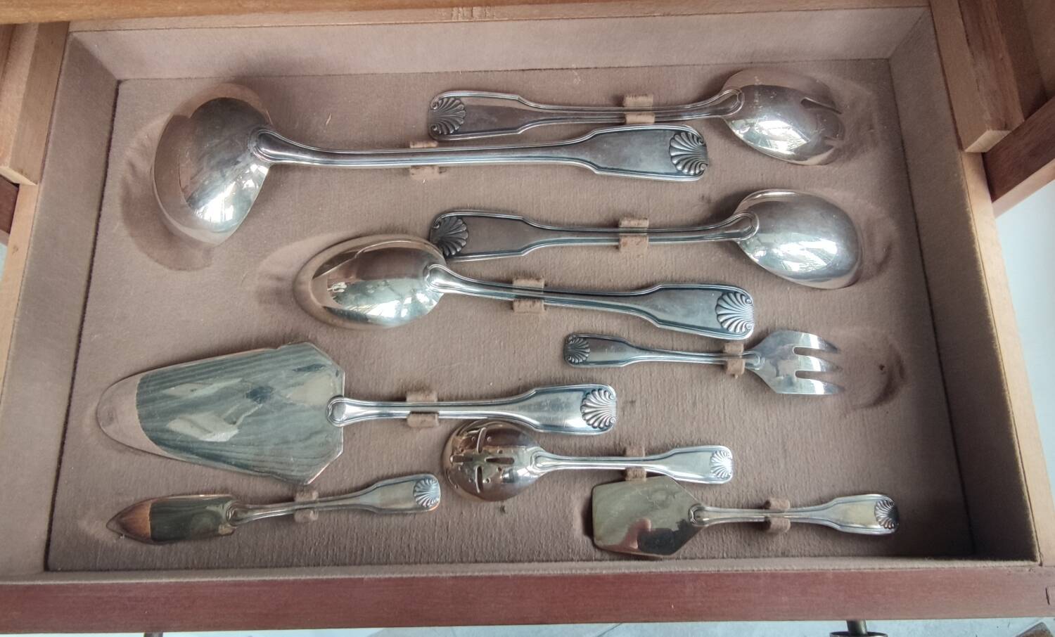 Old cutlery set furniture François Frionnet 106 pieces