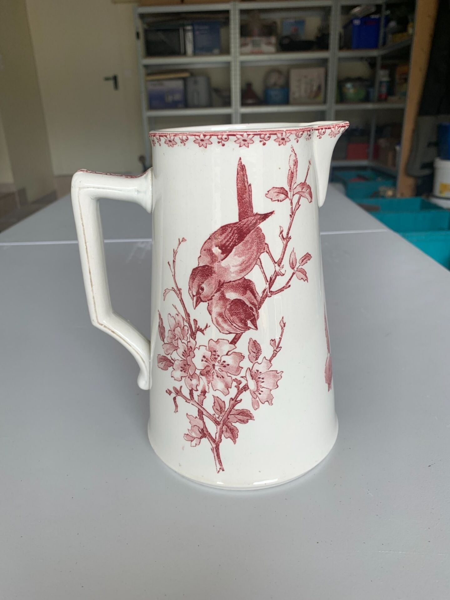 Pichet en faïence de Sarreguemines Favori rouge