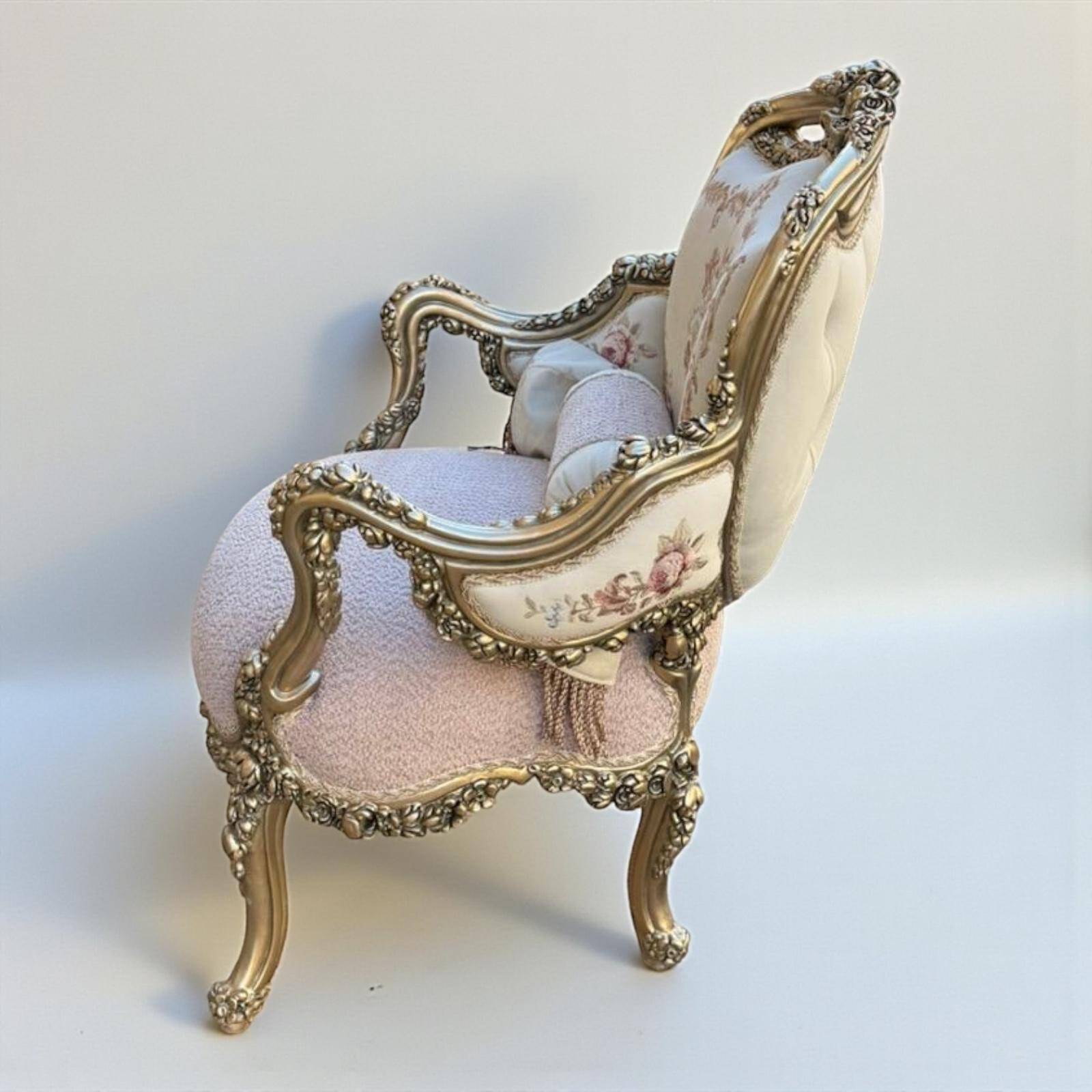 Louis XV salon in white and gold with tufting - Handmade in beech wood.