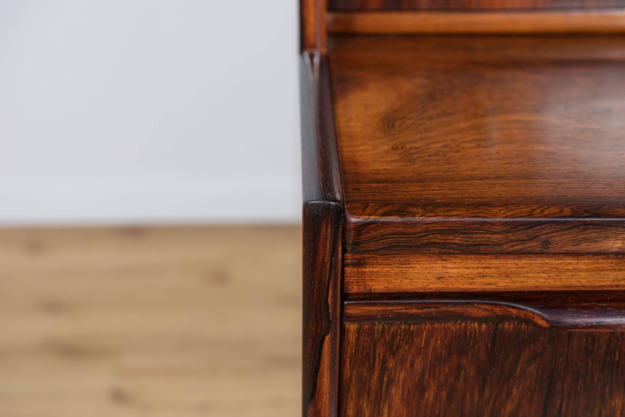 Mid-century rosewood shelf with pull-out top, 1960s