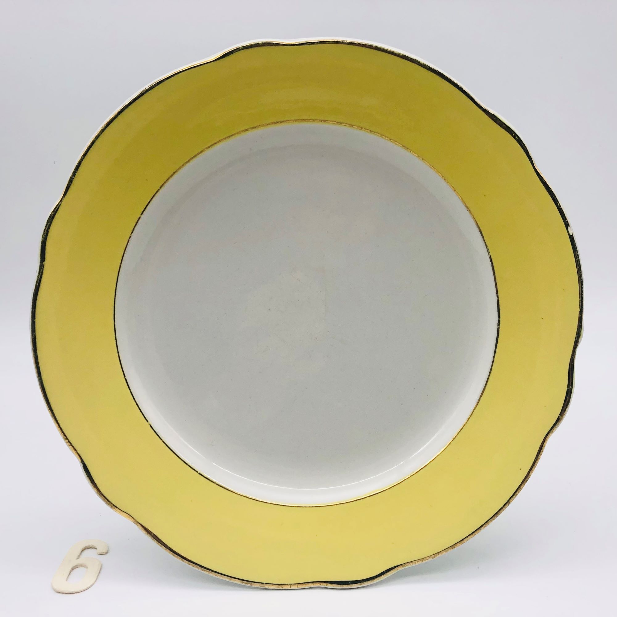 6 Assiettes plates Estampillées « K&G Lunéville Badonviller», Jonquille