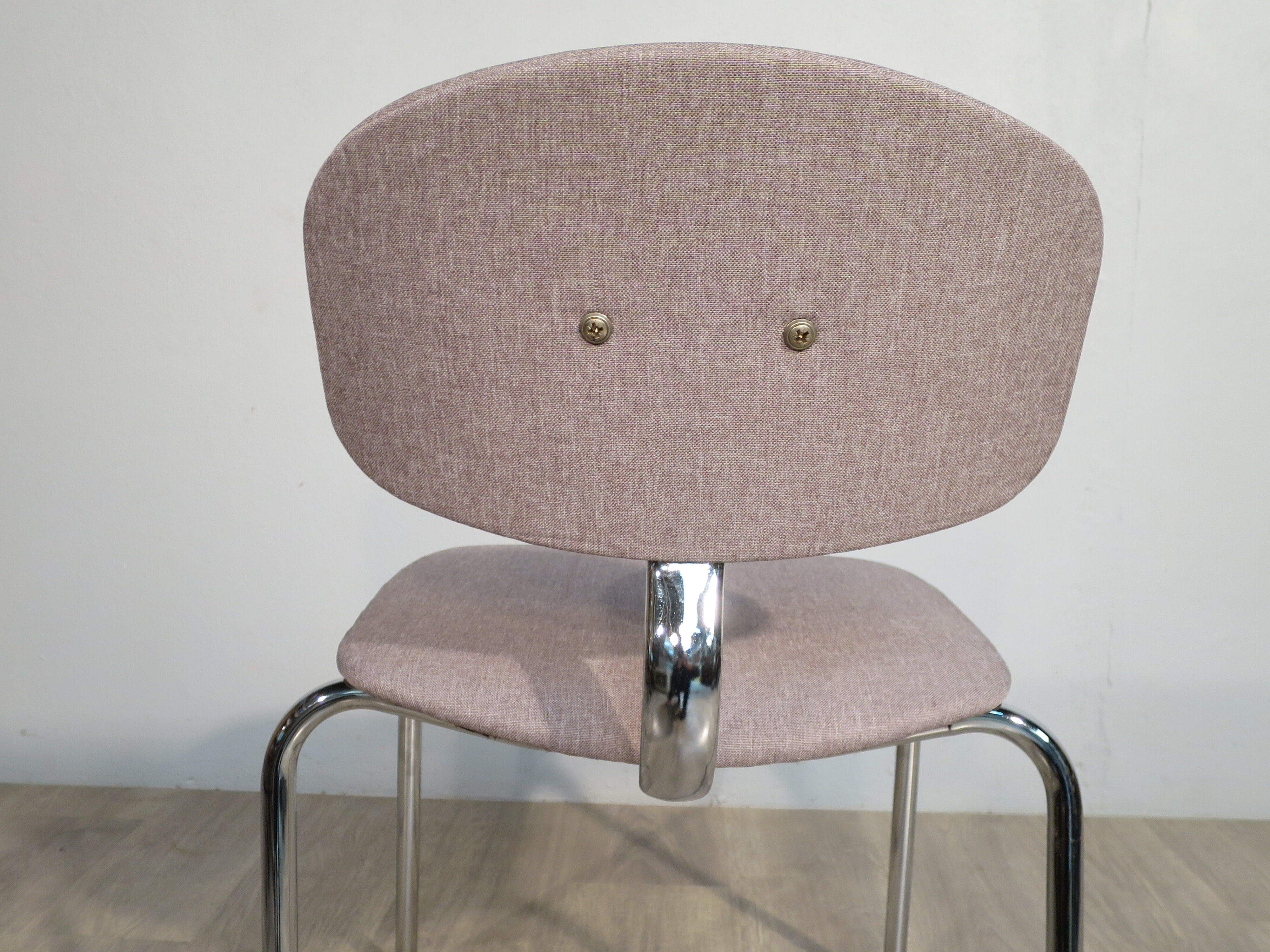 Strafor chair