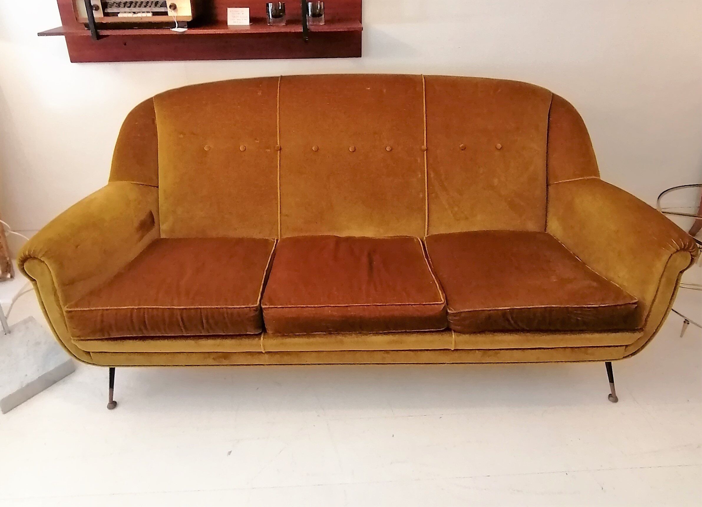 Italian sofa years 50