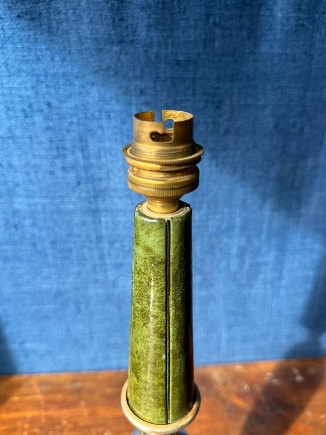 Pied de lampe vintage Le Tanneur cuir/laiton 1980’s
