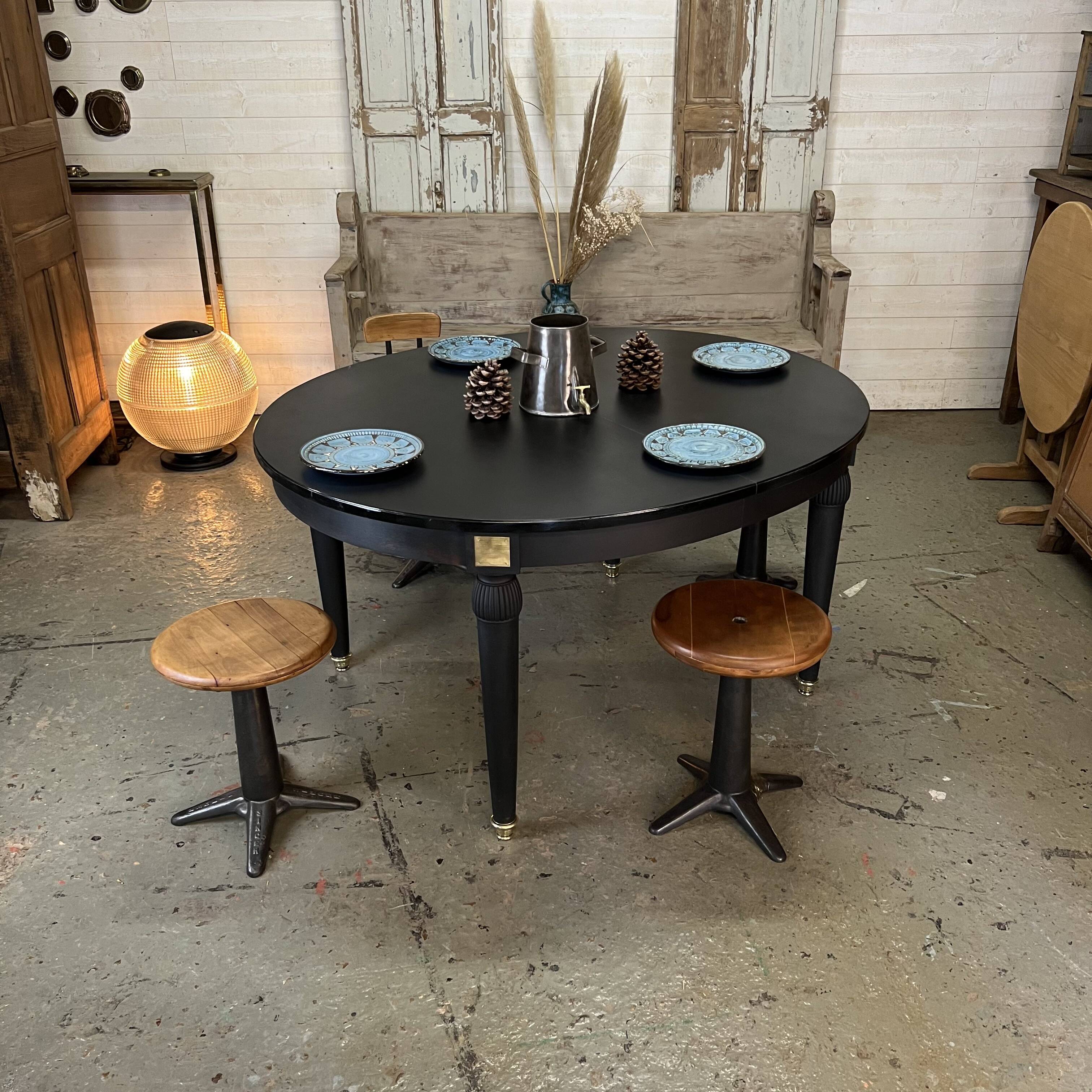 Napoleon III extendable table