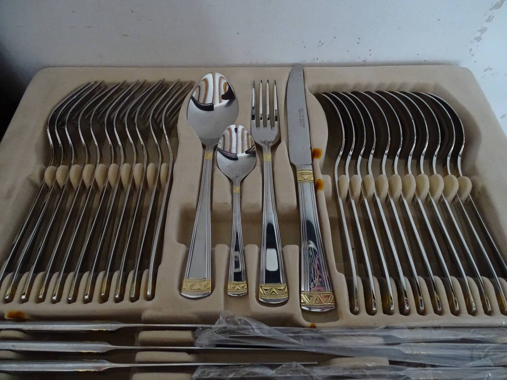 Ménagère soligen 72 pieces stainless steel and gold plated for 12 people