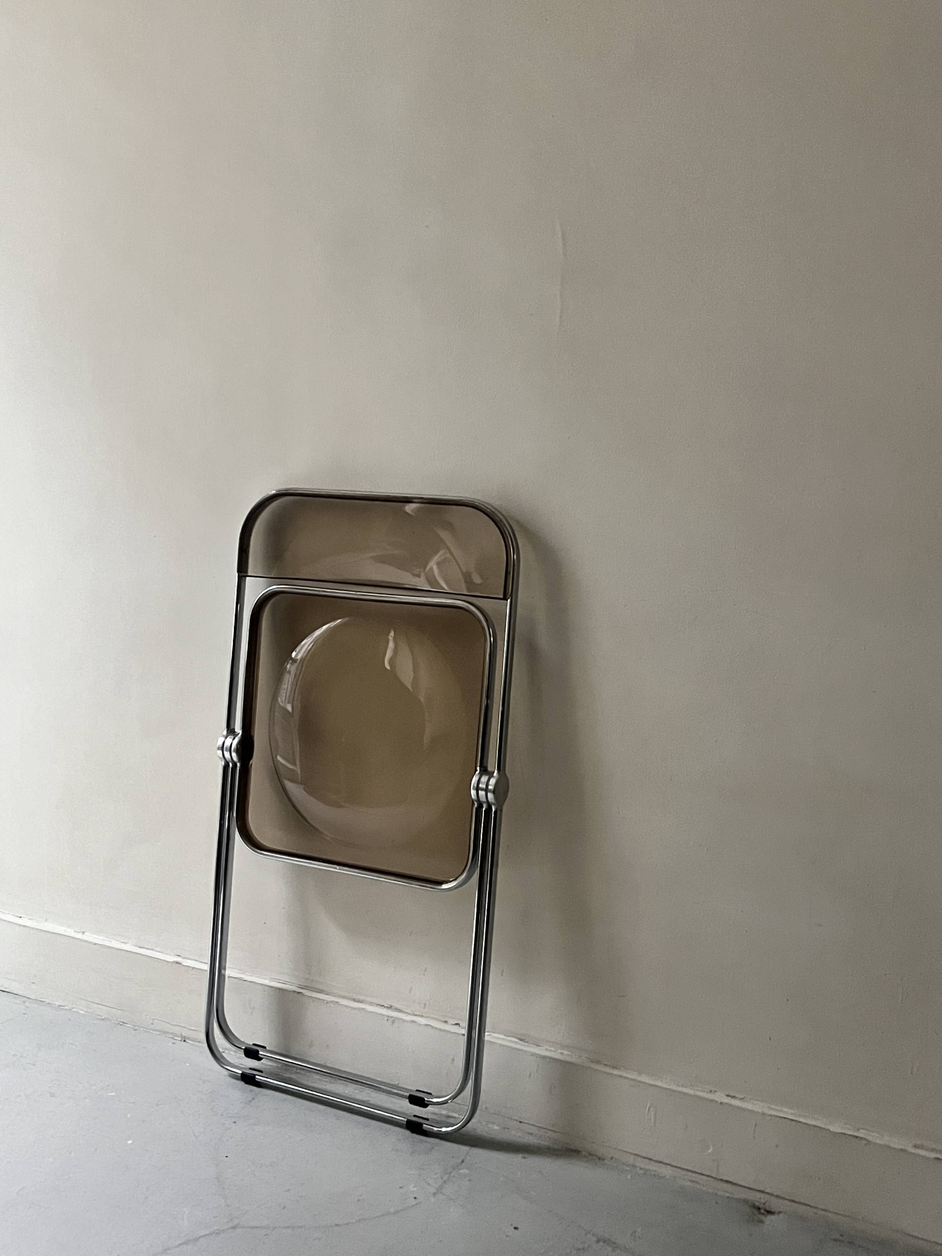 Folding chair in plexiglass and chrome, Plia model by Giancarlo Piretti ed. Castelli, design 1970