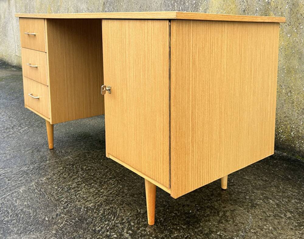 Maison Capelle desk, Scandinavian spirit, vintage, 60s.