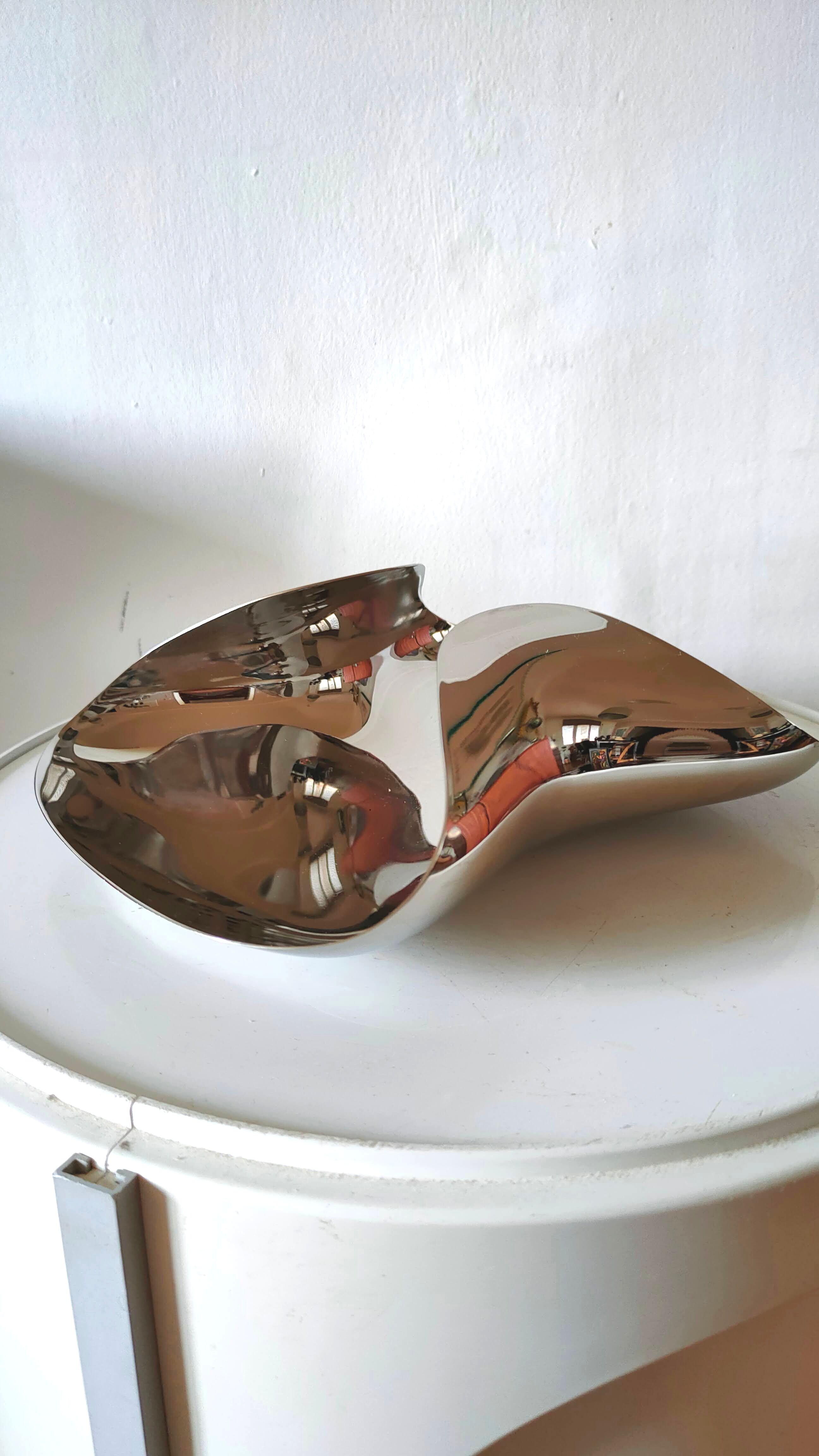 Marli fruit holder designed by Steven Blaess for Alessi 2008
