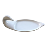 White dish duck