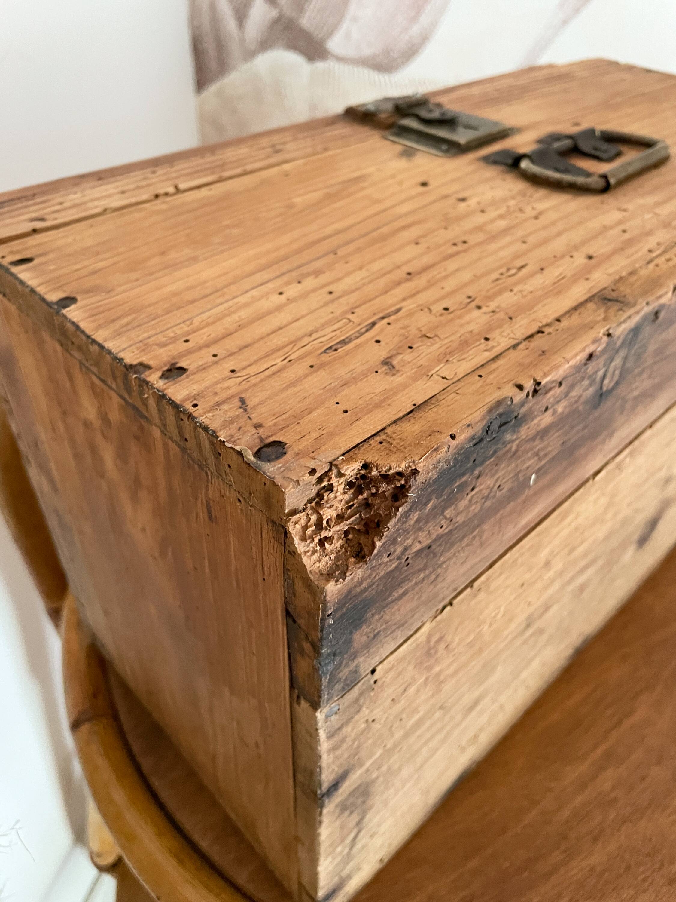 Antique solid pine chest - 41 x 25 x 20