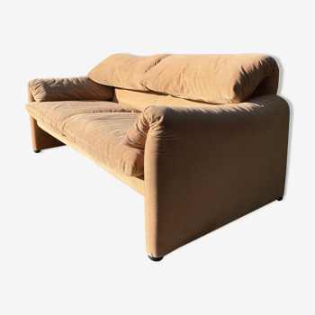 Maralunga sofa by Vico Magistretti for Cassina