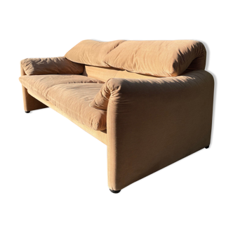 Maralunga sofa by Vico Magistretti for Cassina