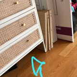 Paire de commodes en bois et cannage