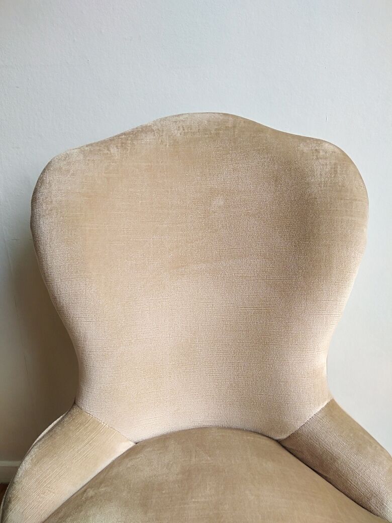 Armchair in velvet