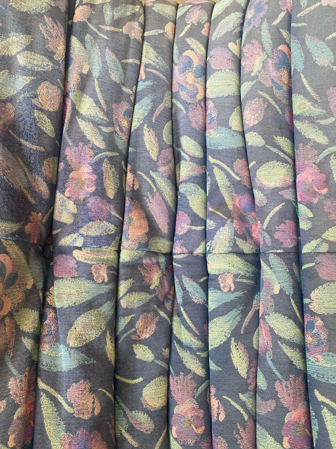 Shoe cabinet with its pouf by Michel Ducaroy for Ligne Roset.