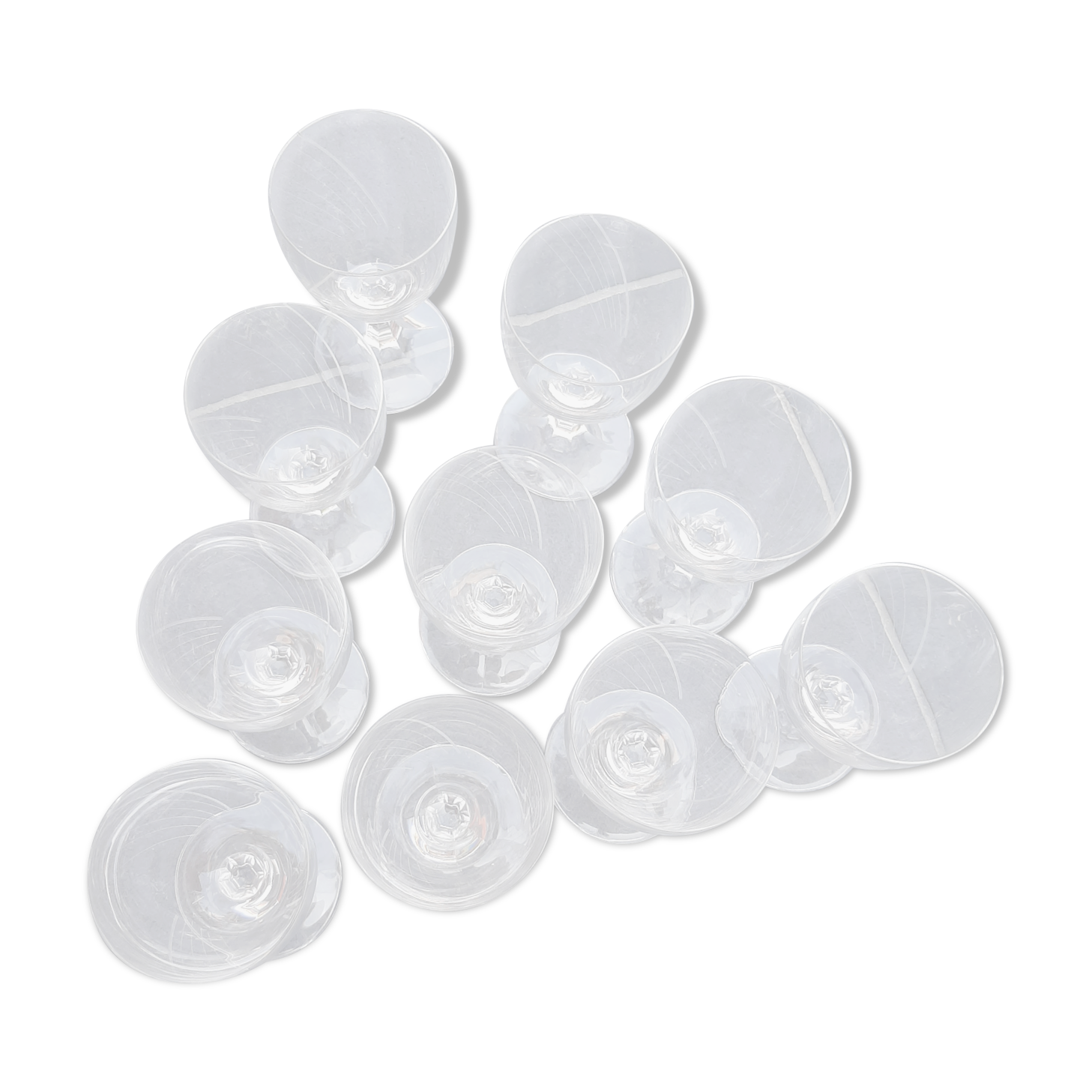 Wine glasses engraved in vintage crystalline