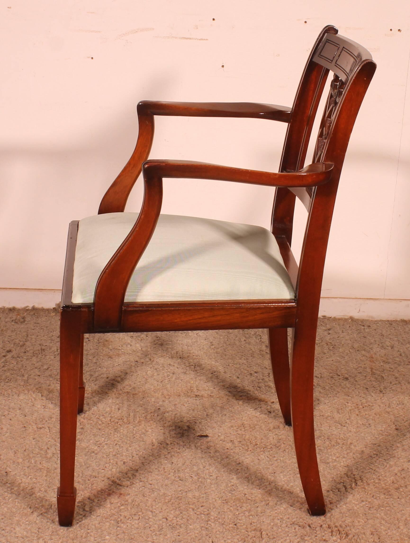 fauteuil de bureau ou autre de style hepplewhite en acajou