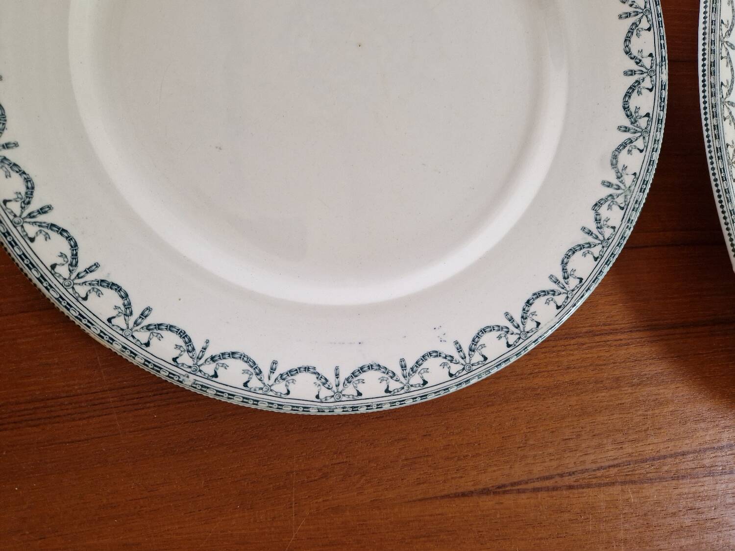 Set Of 2 Large Salt Dishes Model Garlands LXVI