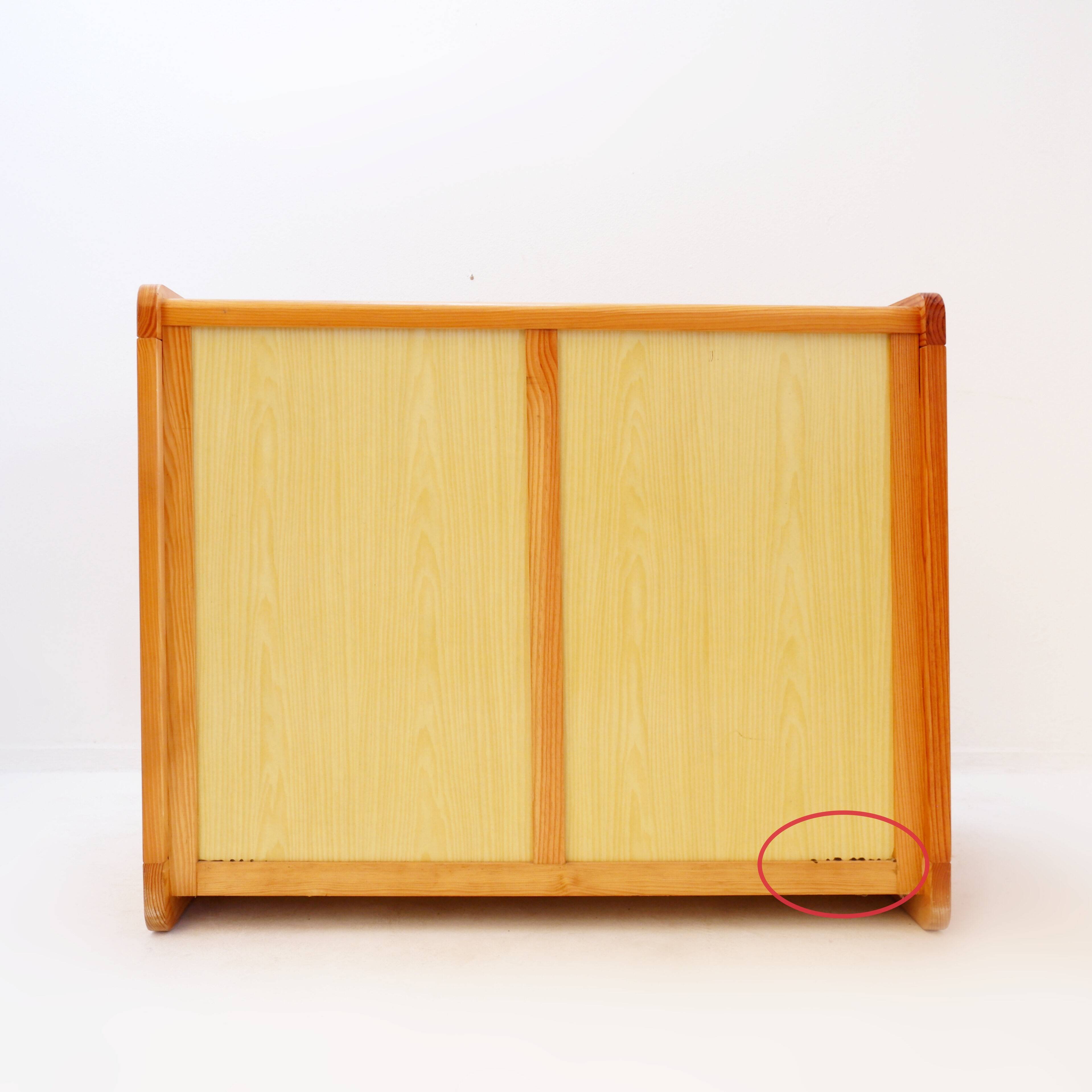 Vintage pine chest of drawers from the 1980s