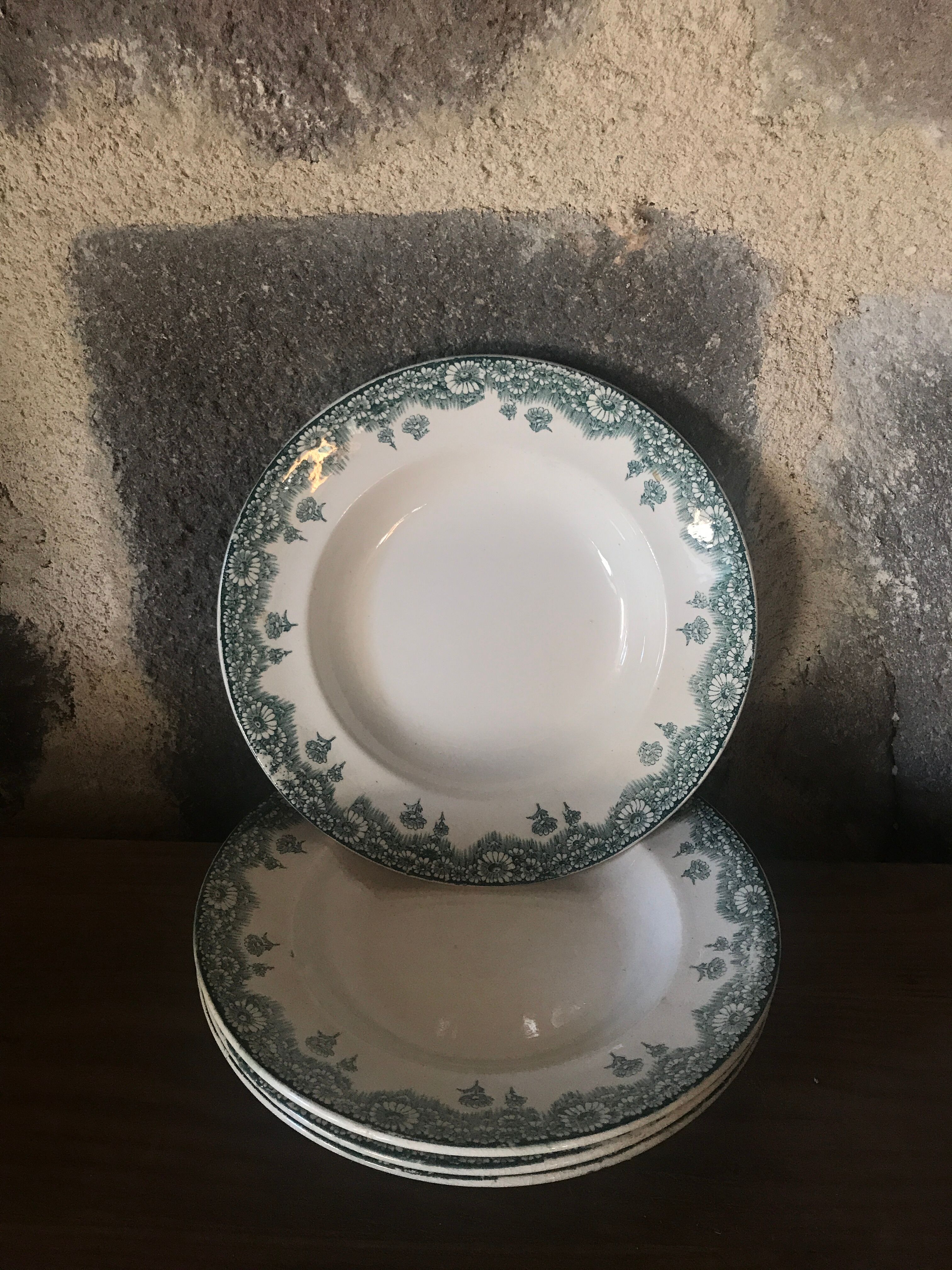 4 Longwy plates, Château model