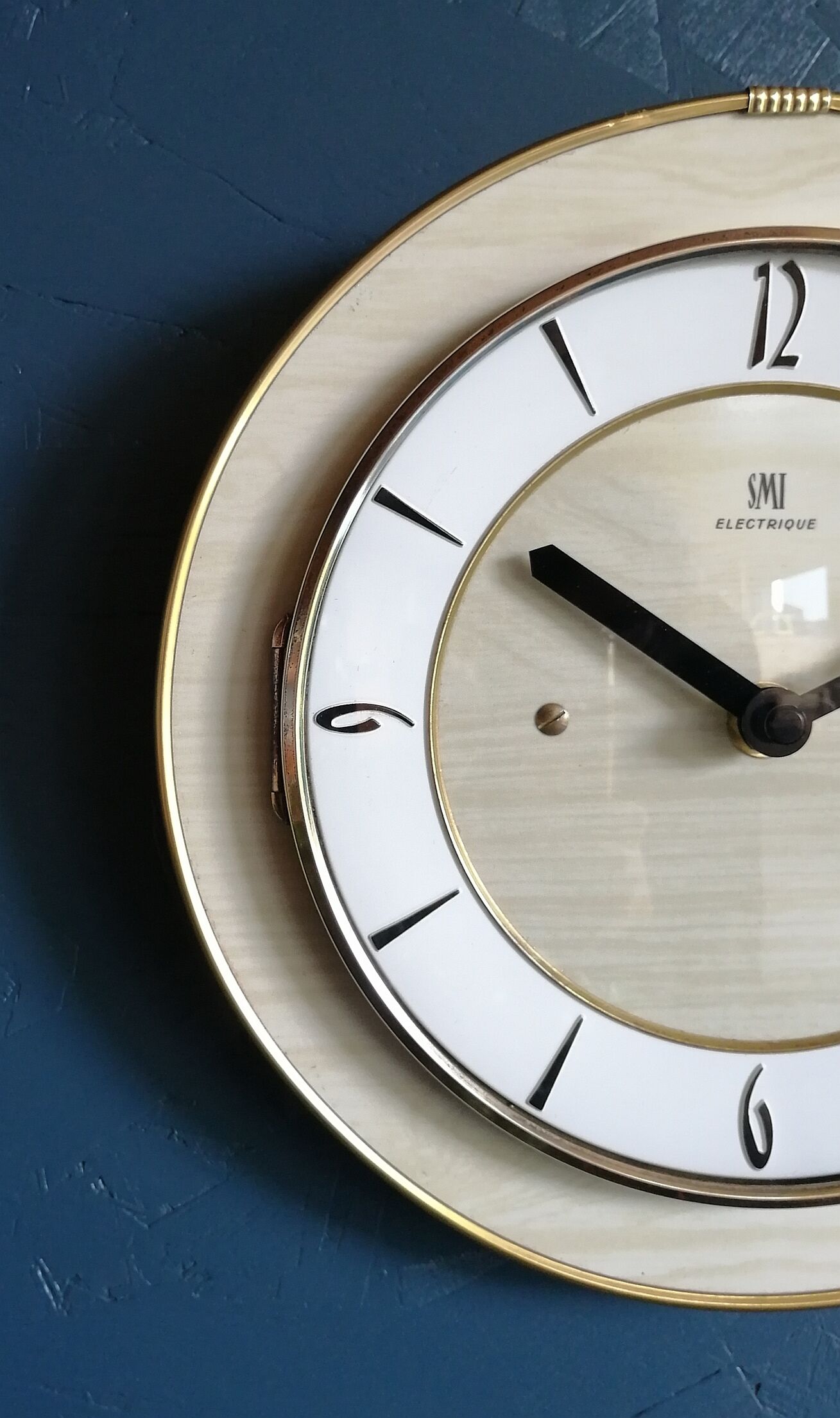 Formica vintage clock round silent wall clock "SMI golden maple"