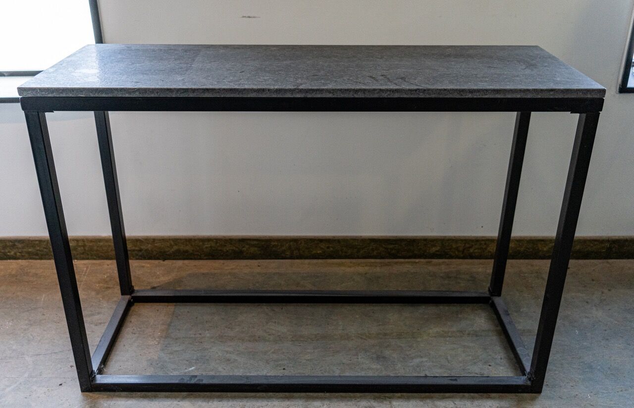 Console in granite silver grey