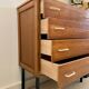 Commode 4 tiroirs en bois et métal noir années 1960