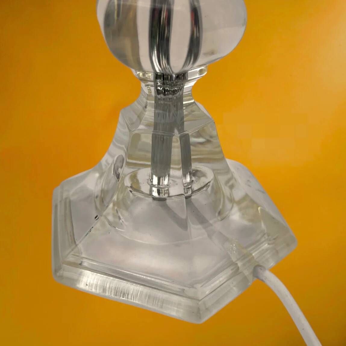 Vintage lamp base in faceted lucite/plexiglass and chrome metal - Hollywood Regency style 1970s