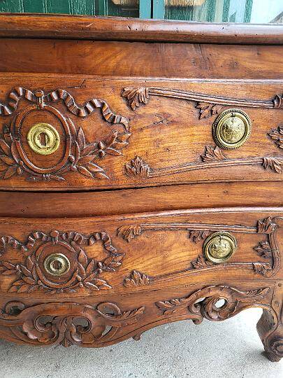 18th century provencal chest of drawers with openwork cross-borders in nyer
