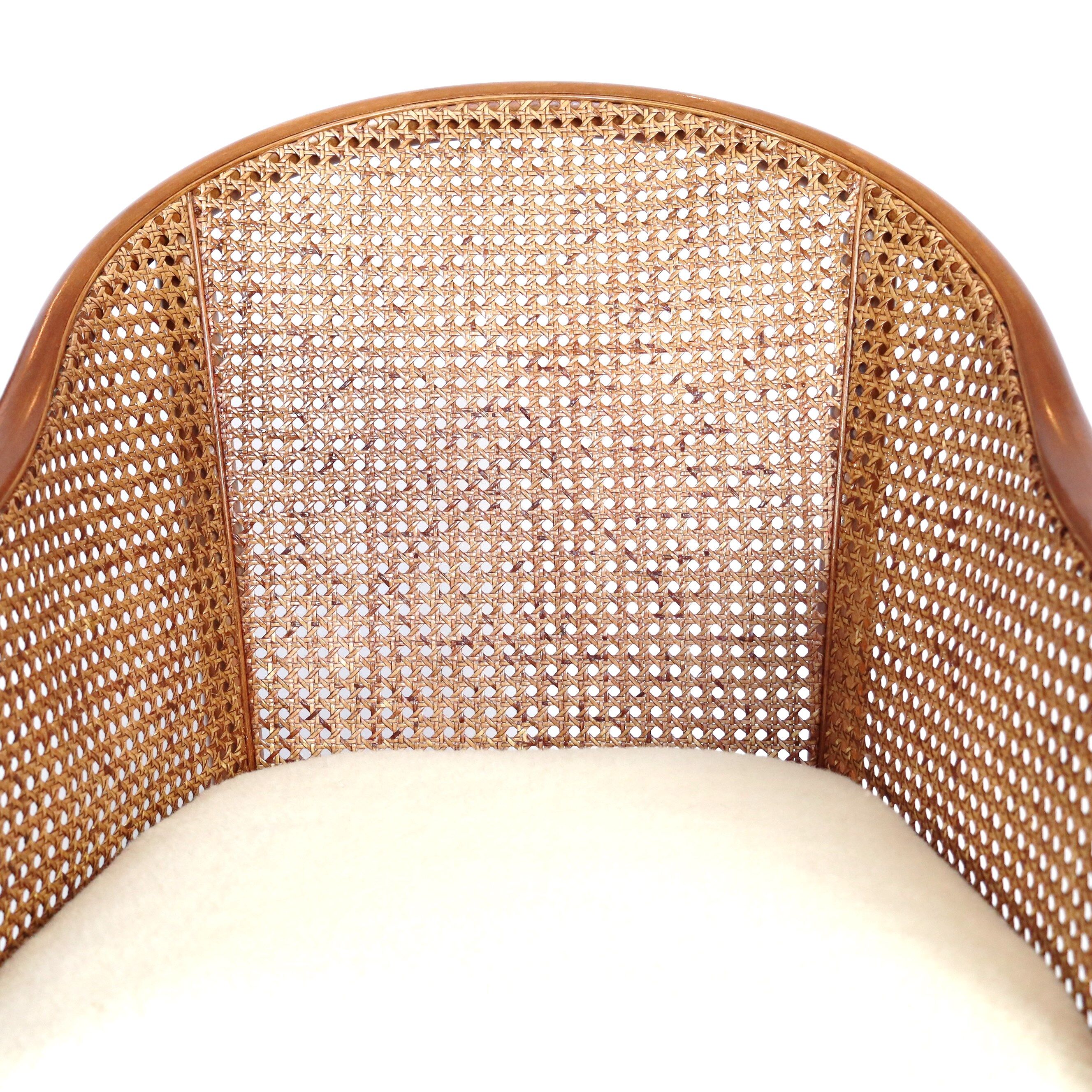 Paire de fauteuils en cannage