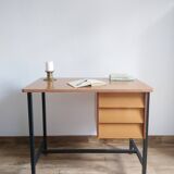 Desk in formica