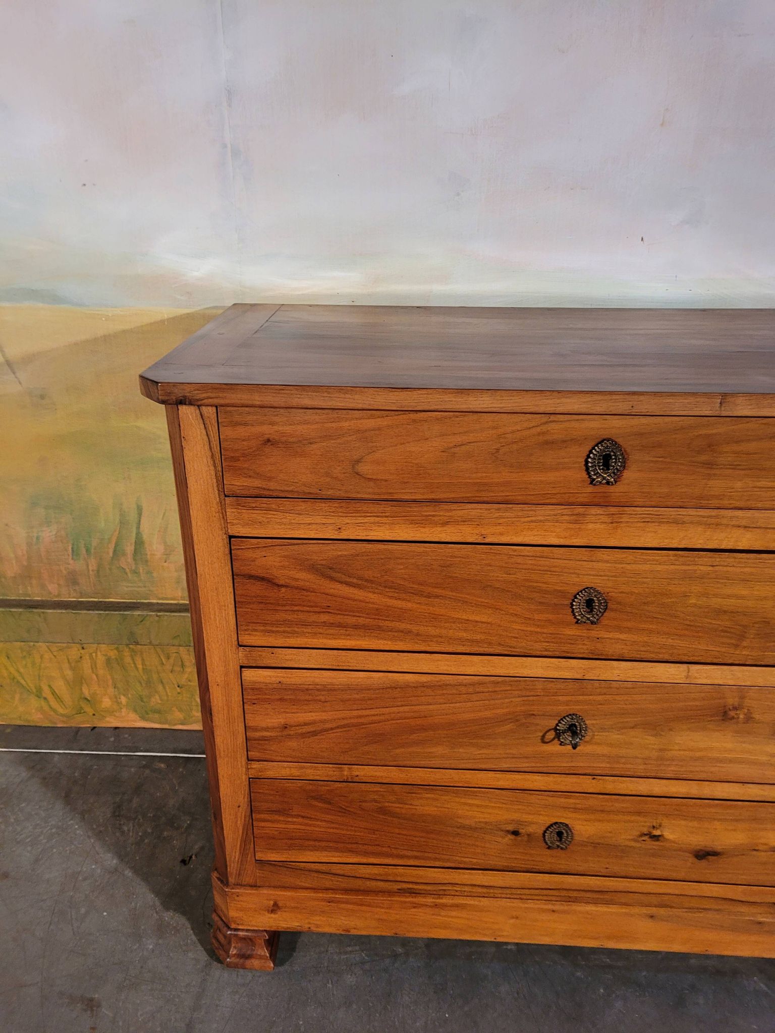 Petite commode Louis Philippe en noyer