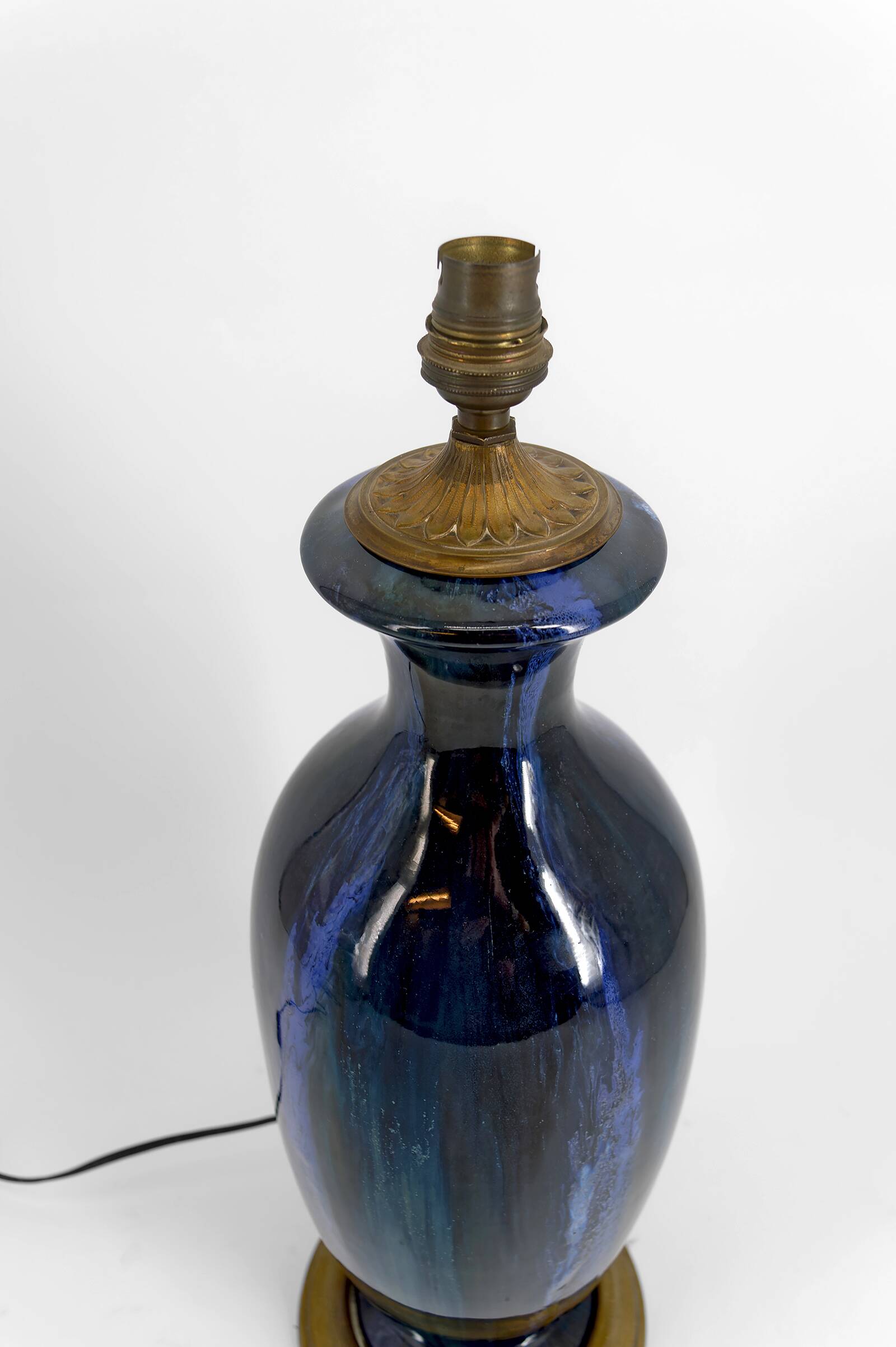 Art Nouveau lamp in stoneware with high-fire glazes and bronze mount, circa 1900.