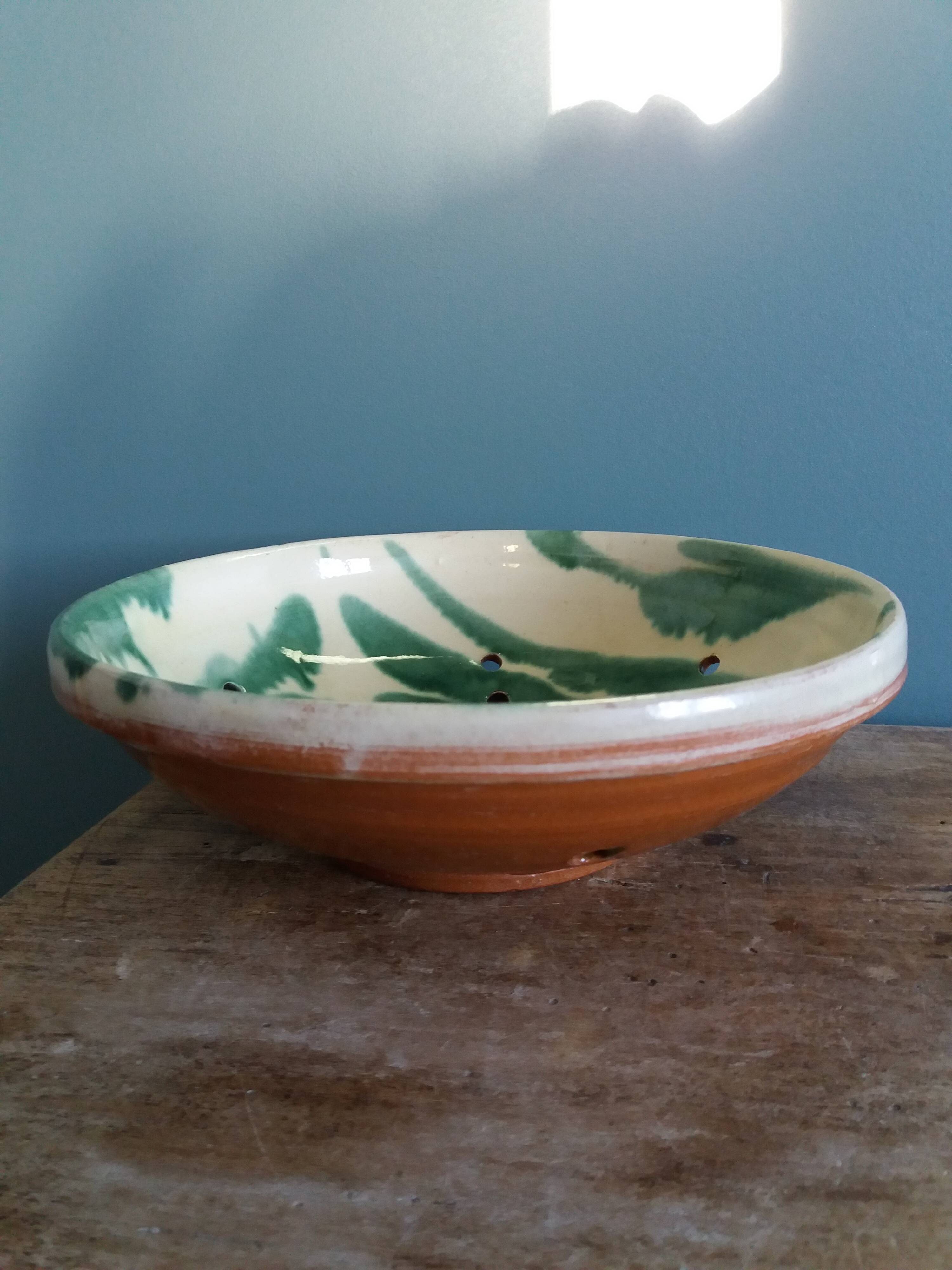 Glazed terracotta fruit bowl strainer