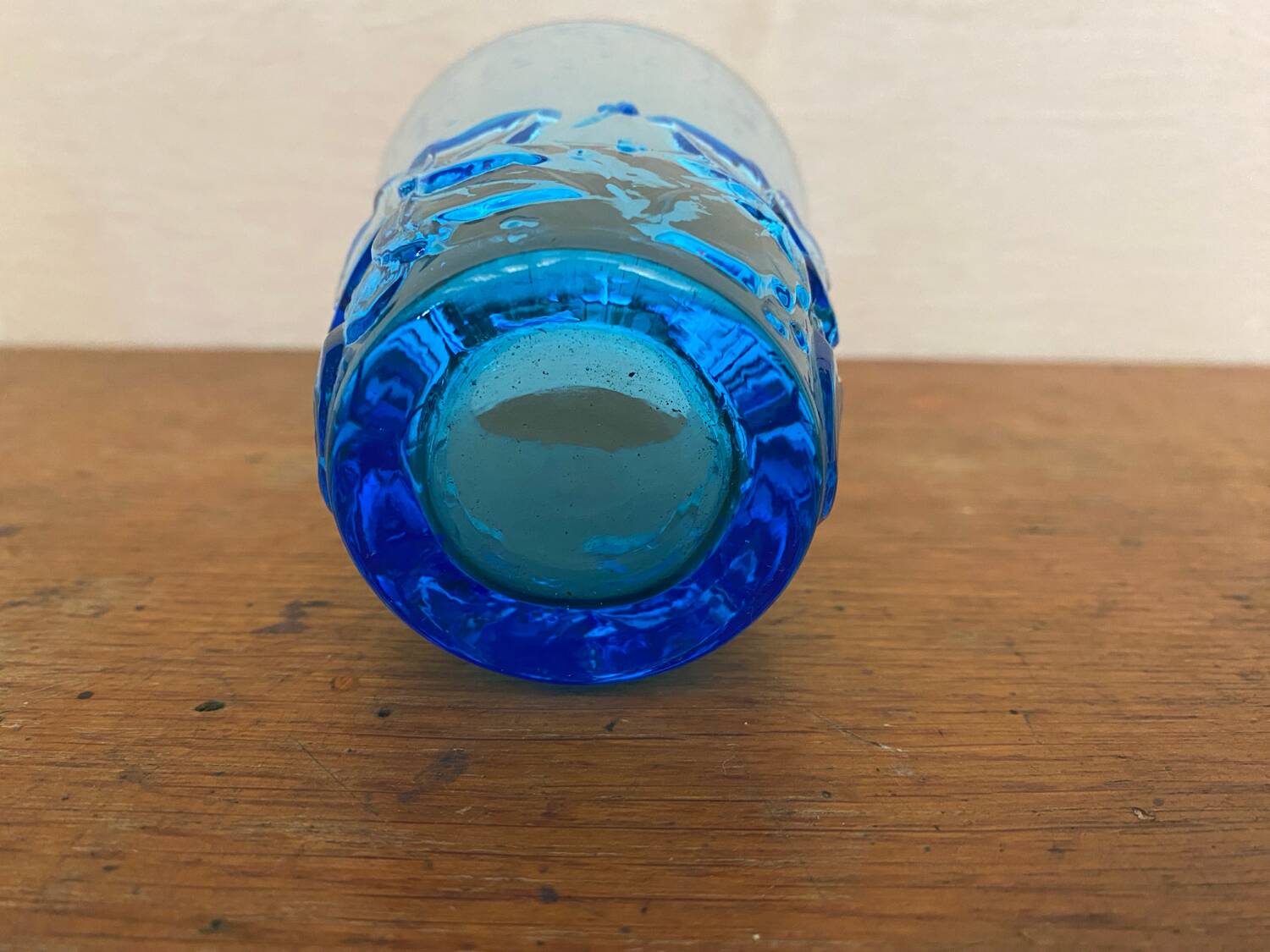 Série de 6 verres à jus verre moulé bleu décor feuilles vintage