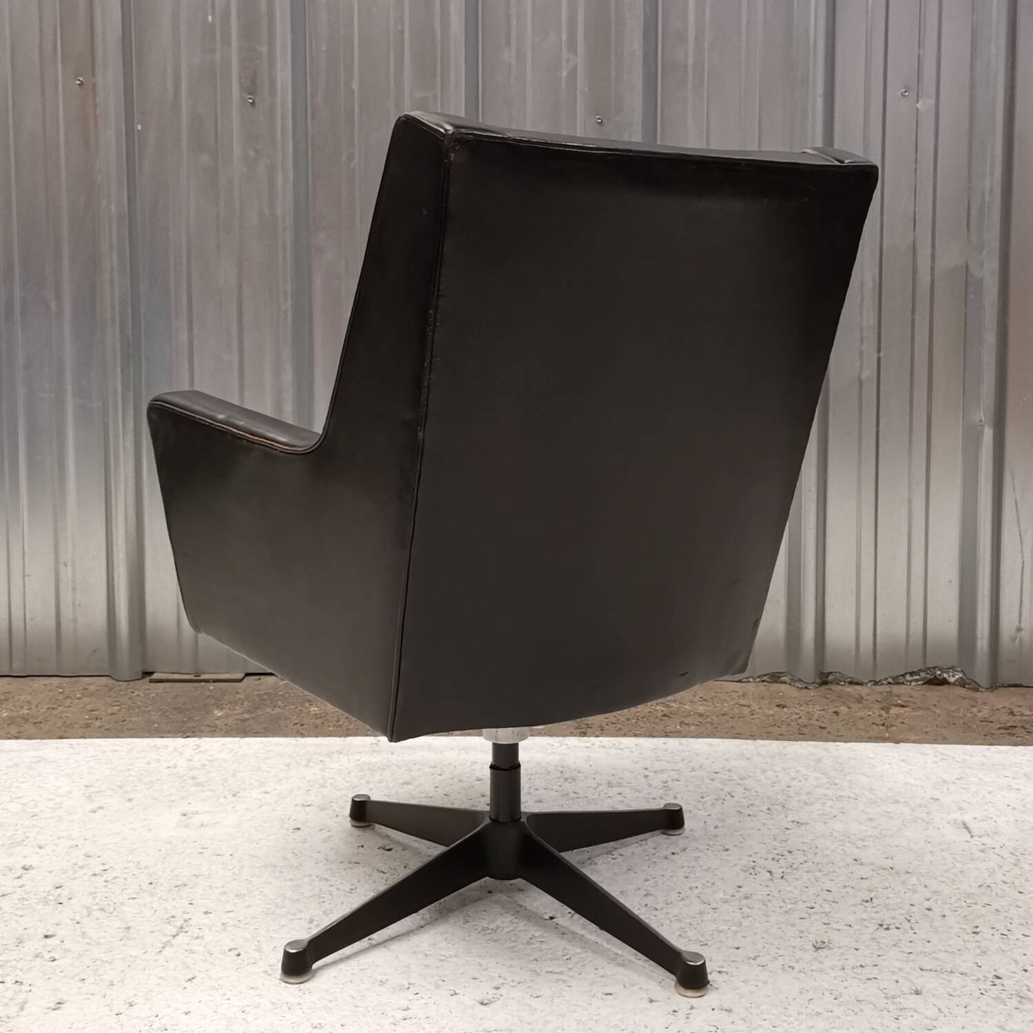 George Nelson Executive Swivel Chair, Herman Miller, 1950