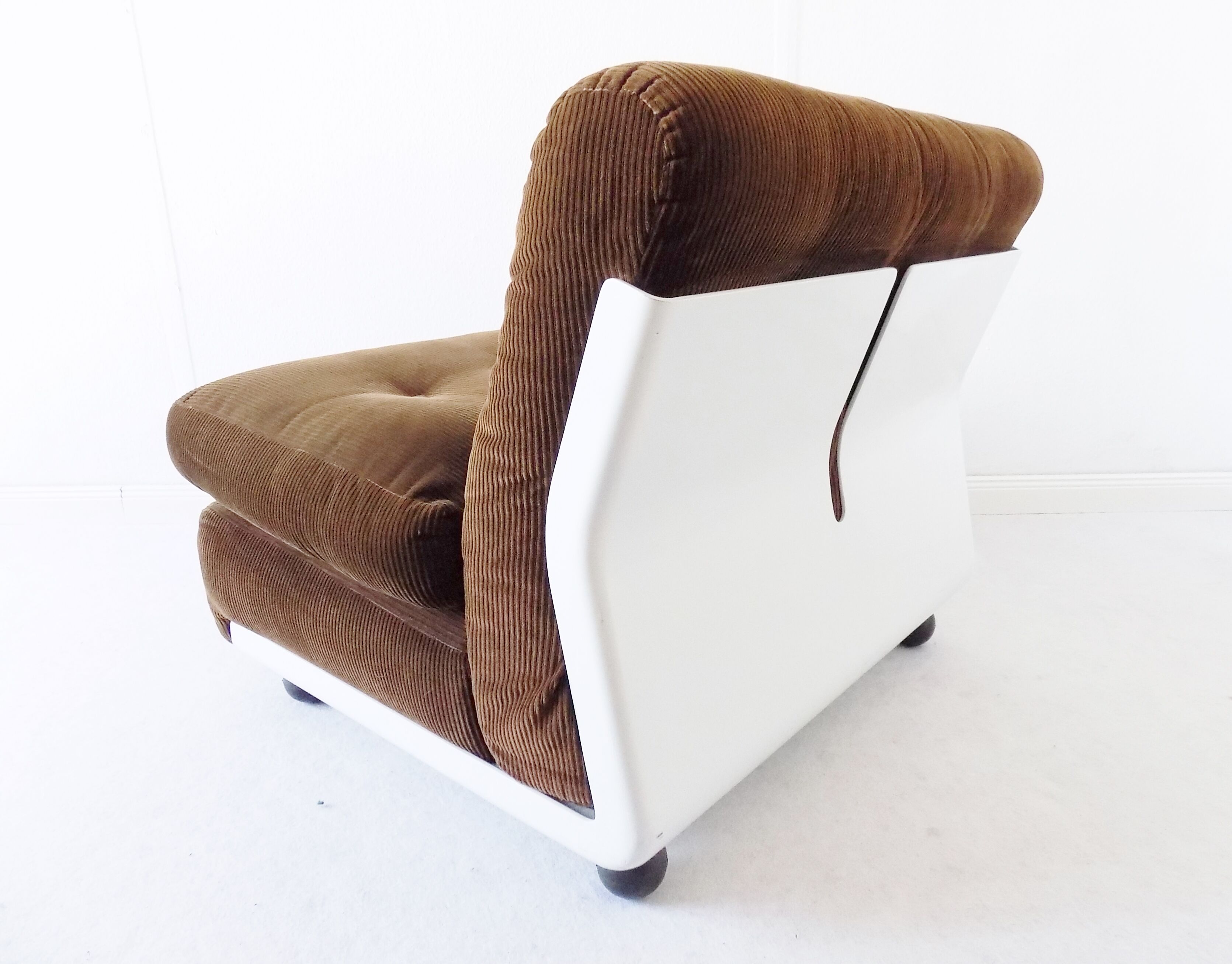 Pair of Amanta chairs by Mario Bellini for C&B Italia