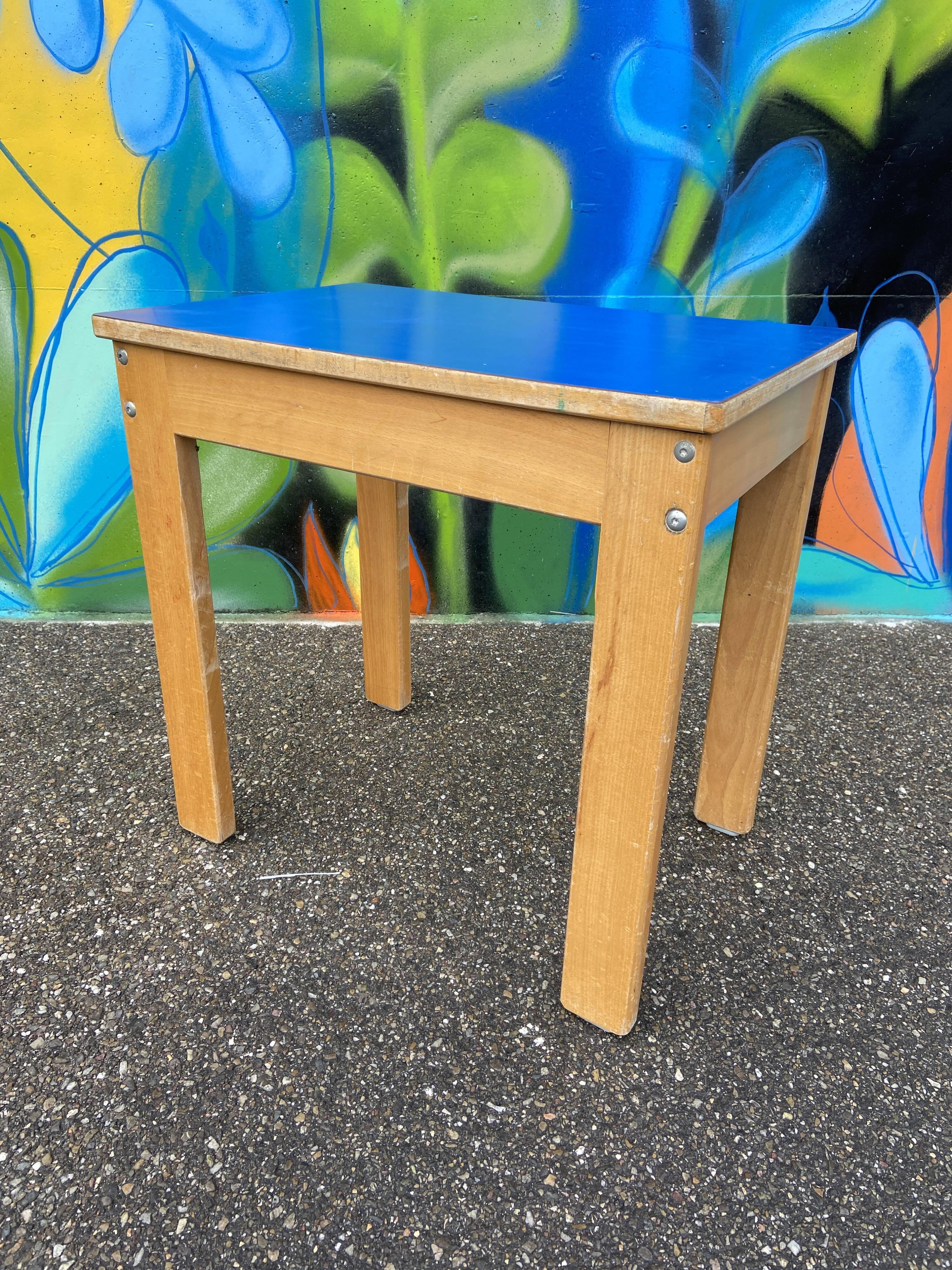 Vintage 1980 desk and child seat