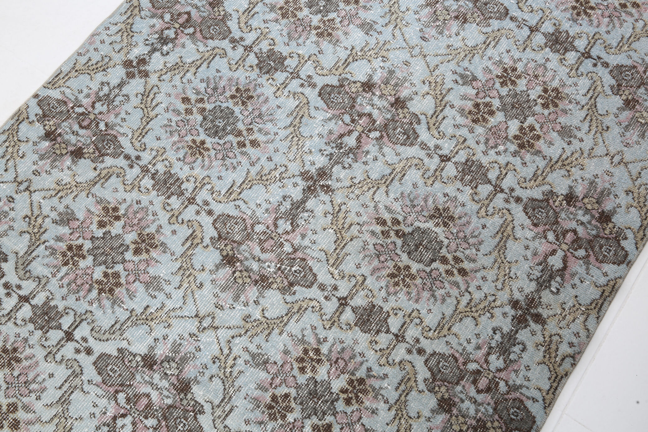 Light blue floral carpet 203x118cm