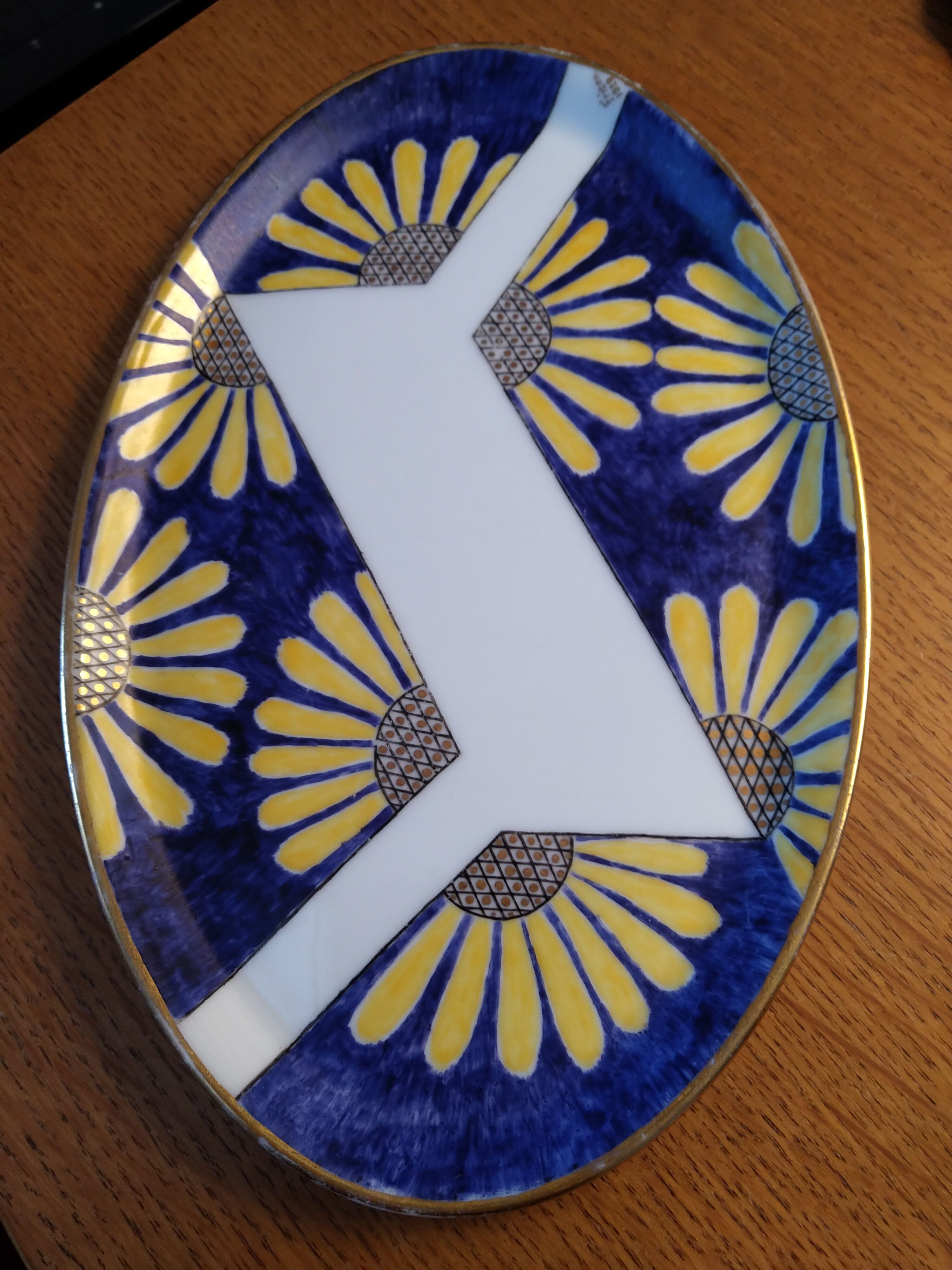 Empty pocket art deco