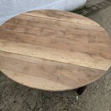Folding oval coffee table