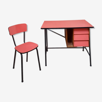 Bureau vintage rouge et sa chaise