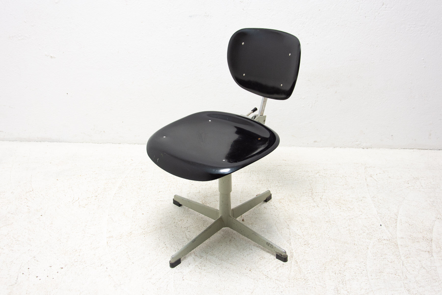 Vintage Industrial swivel work desk chair by Kovona, 1950´s