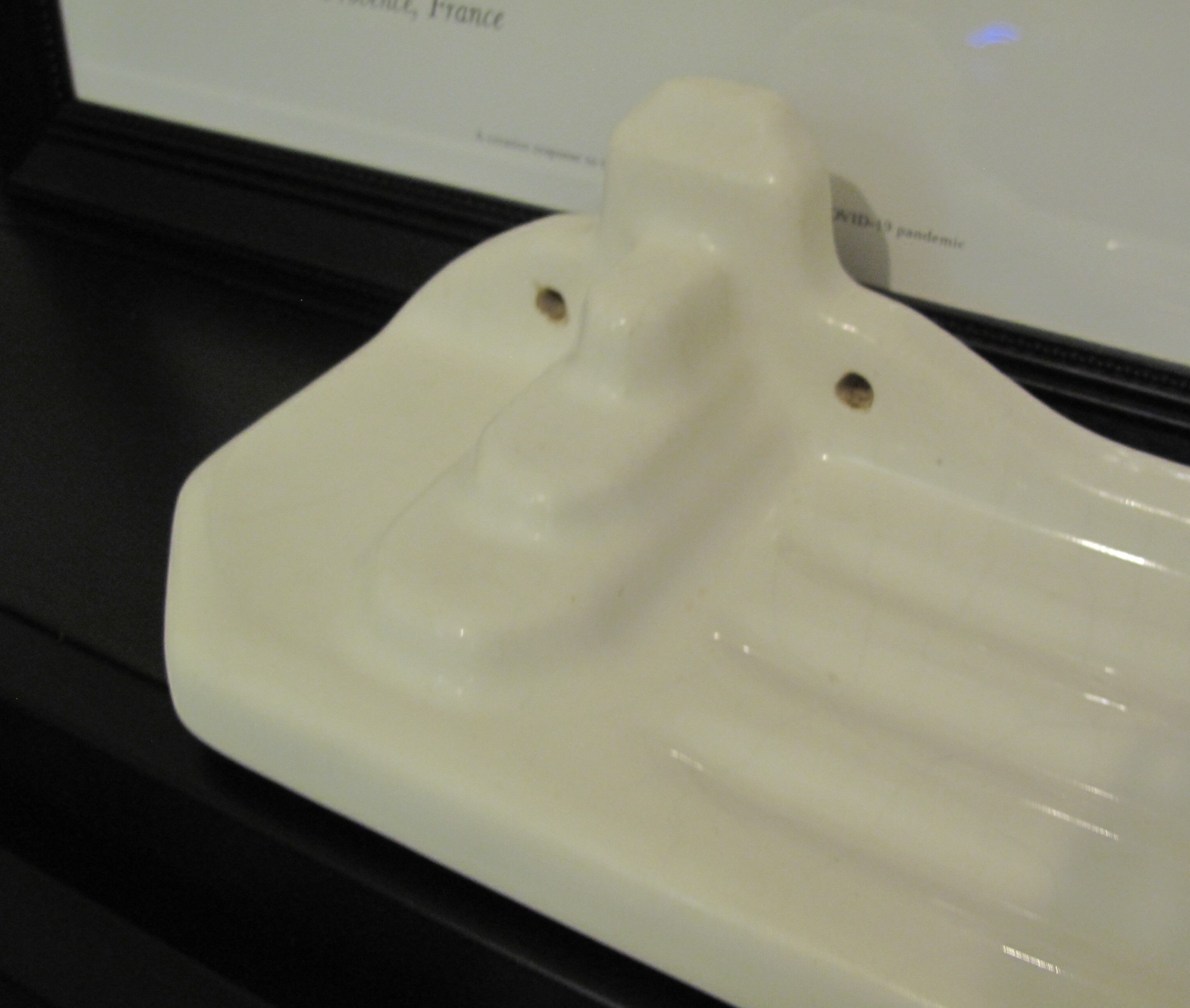 Art deco porcelain shelf 30s bathroom